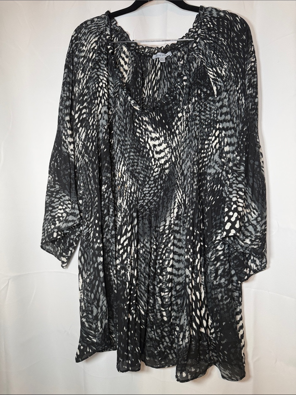 Floral & ivy, Black & White Animal-Print Boho Tunic size: 2X